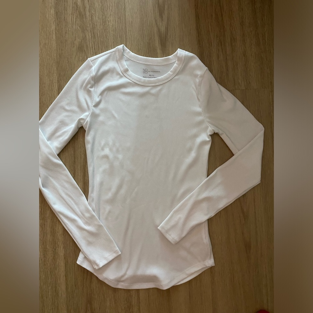 TIGHT WHITE SWEATSHIRT